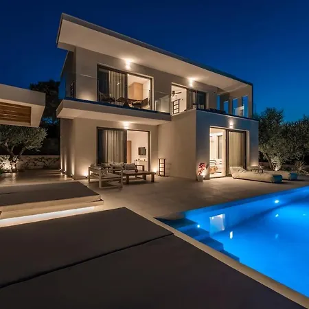Floralba Luxury Villa, Essence Of Sea View Living By Mindyourvilla Villa *
