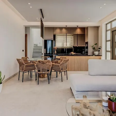 Floralba Luxury Villa, Essence Of Sea View Living By Mindyourvilla Vila